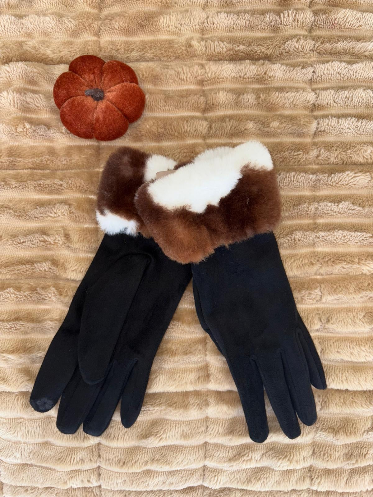 Faux fur gloves