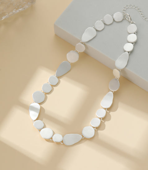 Pebble Link Metallic Necklace